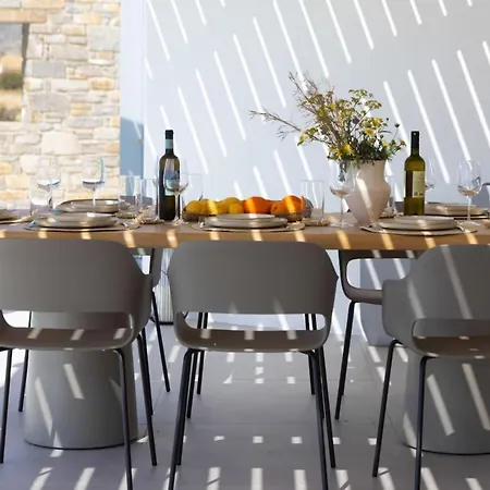 Geraeumige Mit Privatem Pool Und Schoener Aussicht Apartment *